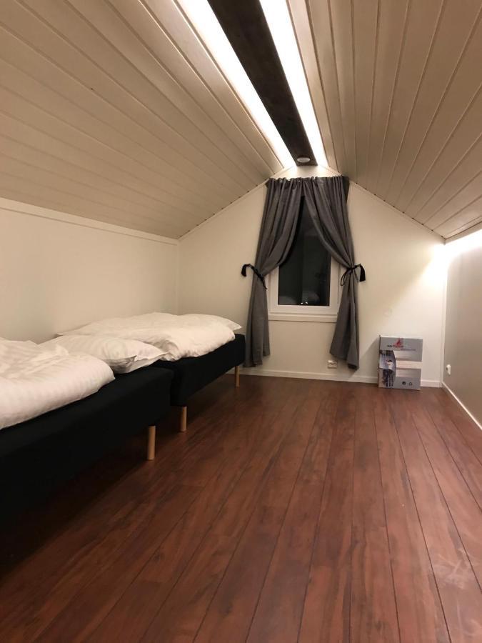 Villa Med Jacuzzi Og Nydelig Utsikt Gravdal  ภายนอก รูปภาพ